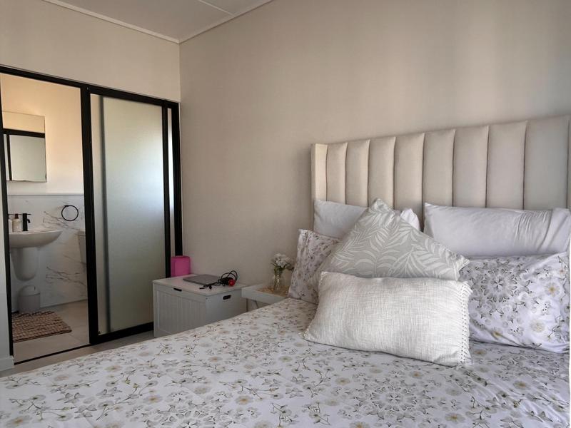 To Let 1 Bedroom Property for Rent in Sandown Western Cape